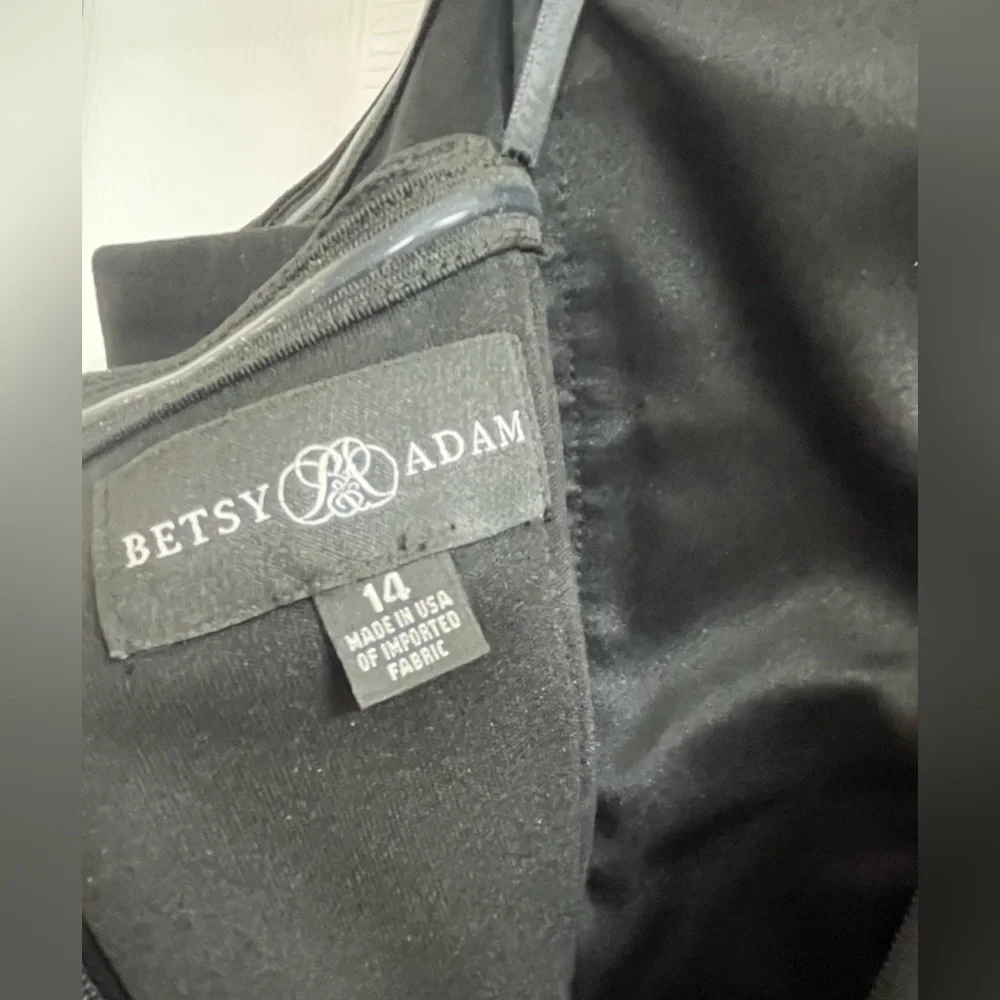 NEW Betsy & Adam Strapless Tuxedo Gown – Black | Size 14